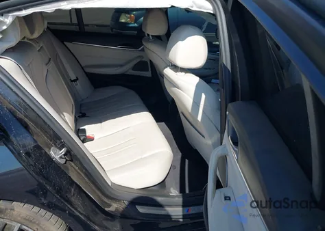 2021 BMW 530 из США, поврежденный, VIN WBA53BH06MCF79240